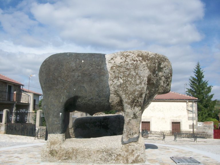 El gran Verraco de Villanueva del Campillo (Avila).