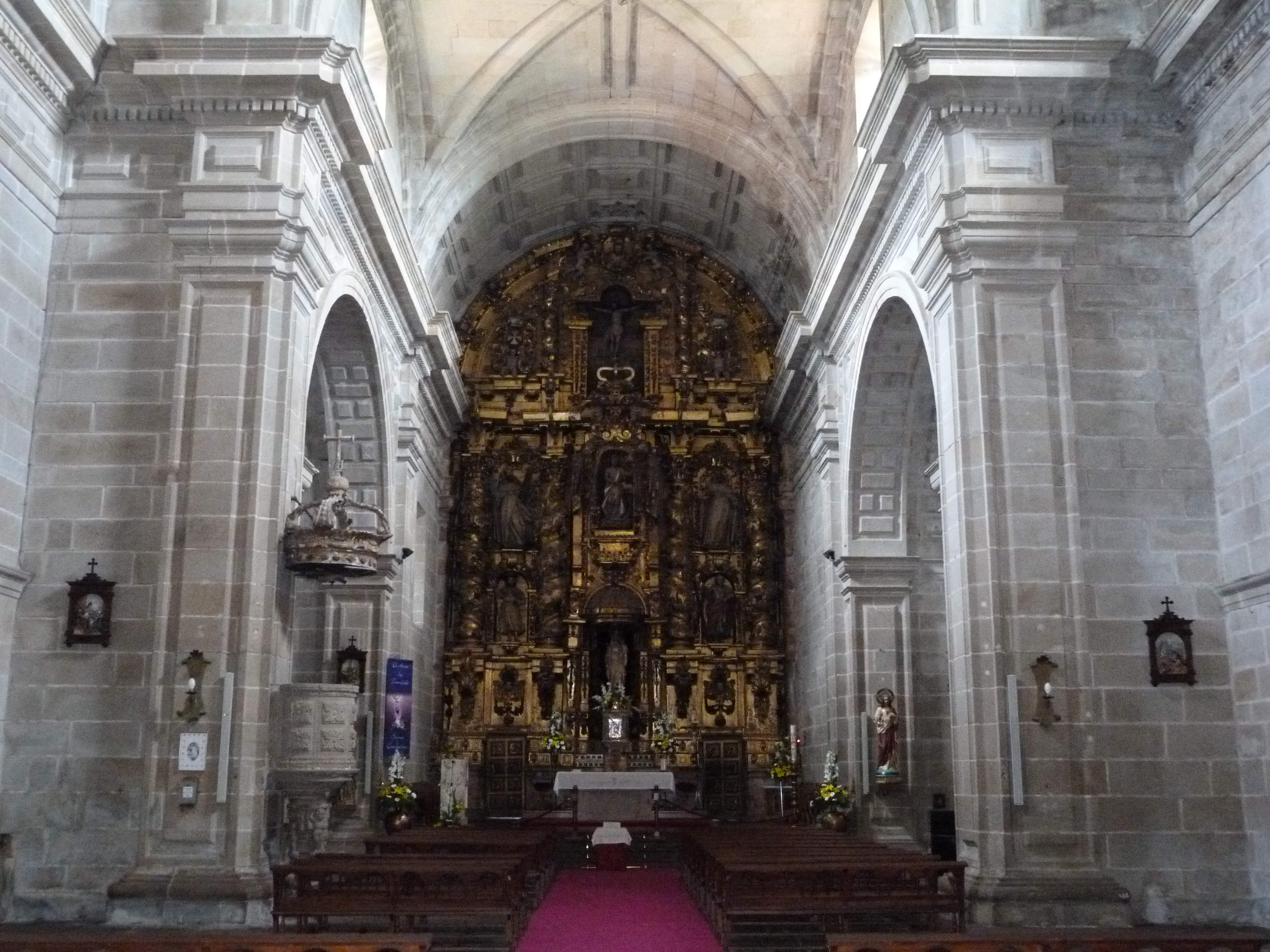 Interior de la Iglesia del Monasterio de Poio
