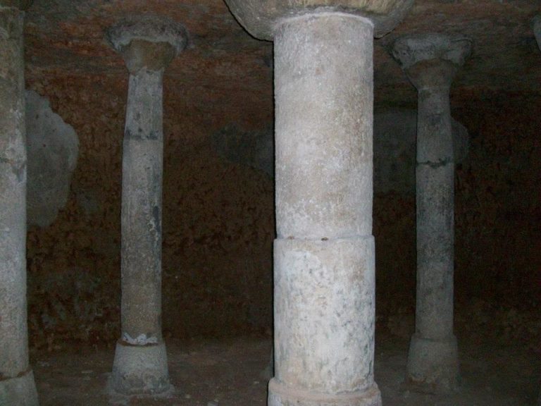 La Cueva de la Yedra (Villarrubia de Santiago, Toledo). Una aproximación a un lugar enigmático.
