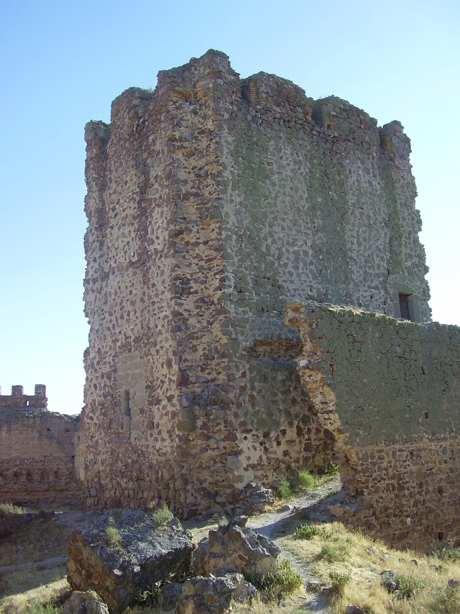 Restos de la Torre del Homenaje en el interior del recinto