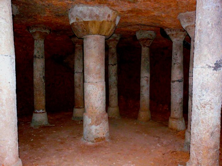 La Cueva de la Yedra III, (Villarrubia de Santiago, Toledo). ¿Un templo Neopagano?.