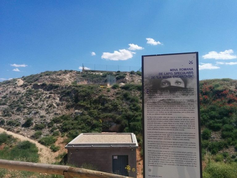 El Descubrimiento de las Minas Romanas de Lapis de la Mora encantada.